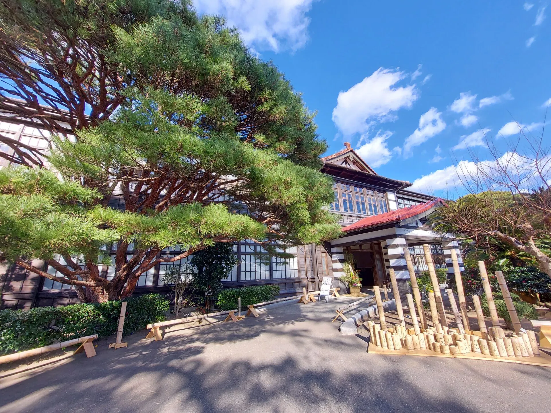 萩・明倫学舎の壮大な木造本館